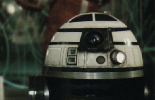 astromechspain's tweet photo. R2-X2 era un droide que sirvió en la Rebelión. Estuvo presente en la sesión informativa del general Jan Dodonna sobre los planes para destruir la Estrella de la Muerte en Yavin 4. Fue destruido en dicha batalla.
#MiercolesDeDroides #StarWars #r2builders #astromech #R2X2 https://t.co/H5ekhW5VRl