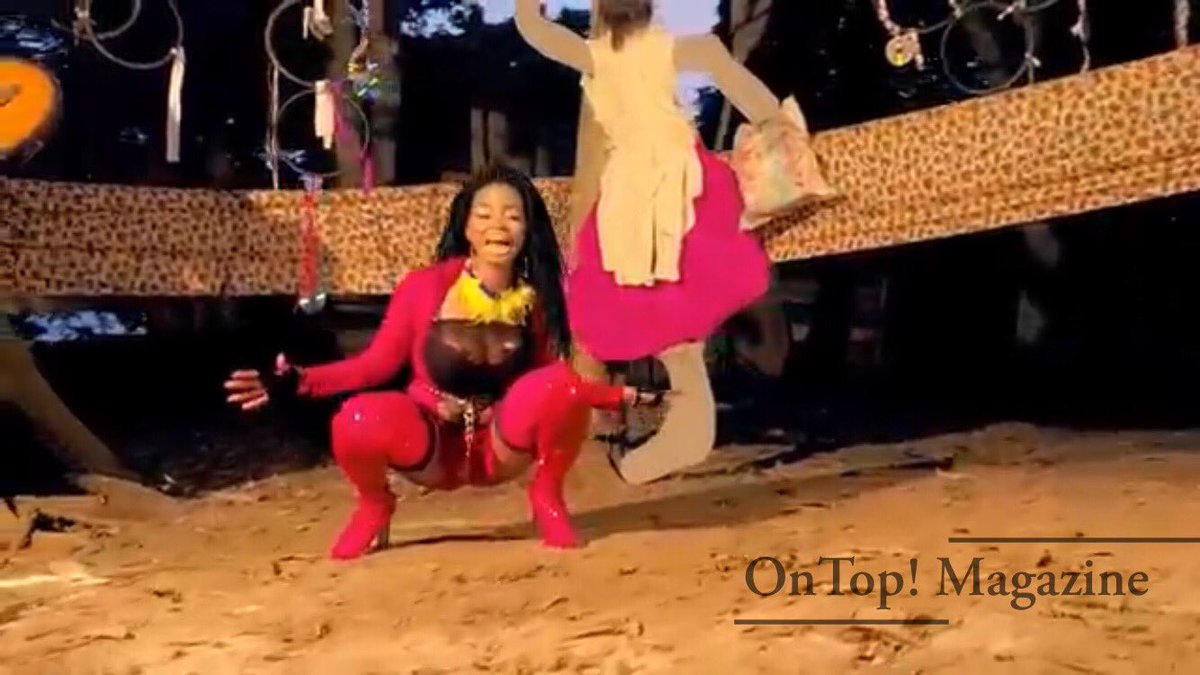 OnTopMagzine's tweet photo. La Reine indomptable du Bikutsi Lady Ponce vient de lâcher une nouvelle Bombe Musicale . Le titre « Éternité » !
Chanson très entraînante. Culture représentée et coups de reins au RDV 👌🏻
Bravo Lady 👏🏼😊
https://t.co/odnYwECS8t
#OnTopMagazine #Musique #Cameroon #Mode #Culture https://t.co/4PvakdpKjf