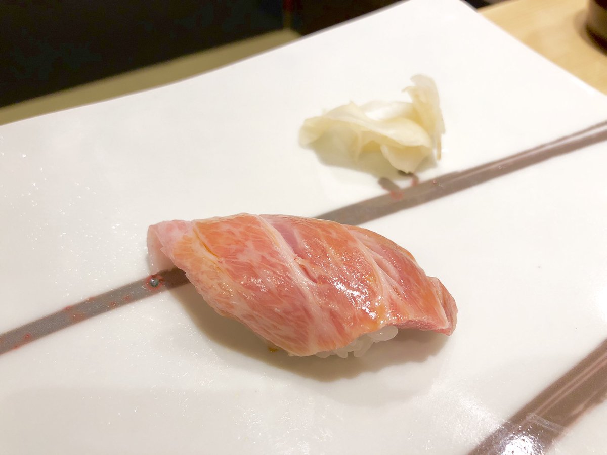 asuka_52's tweet photo. 昨日は初めて久兵衛いった🤤
お祝いでもないど平日に
行かせてもらう贅沢😭😭😭
お寿司は勿論驚愕するほど
おいしかったんだけど、
玉子焼きも甘くてふわふわで
フレンチトーストみたいだったなー。
ごちそうさまでした🙏❤️
これからゆっぴーやと映画〜🎬 https://t.co/djuHpEPPnc