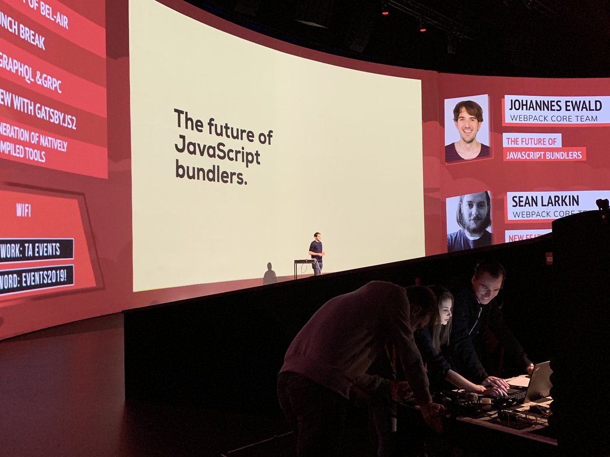 lucamezzalira's tweet image. Meanwhile in the backstage of @Frontend_Love ... #frontenddeveloperlove @Jhnnns @eagancheva