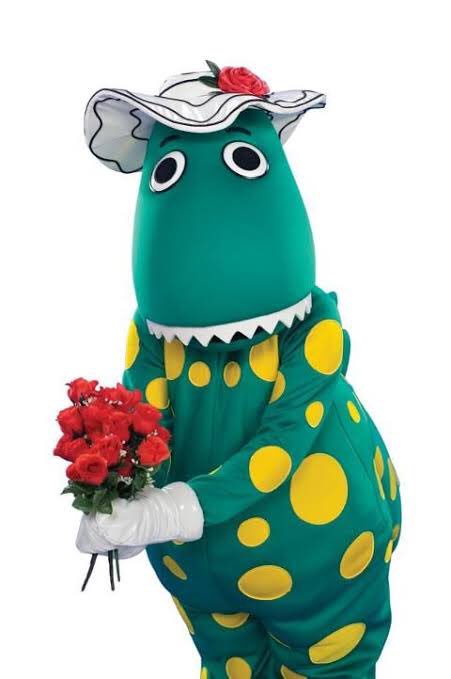 OldGoldenSnitch's tweet photo. @moviemazz I just spoke to Dorothy the Dinosaur. She’d like her hat decorations back please. 😉 https://t.co/vlcpLV9MX8