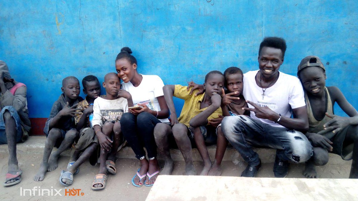 eatBCH_SS's tweet photo. Another busy day in Juba at @junubos as we fed hundreds of children. We served red beans with asida and the kids loved it. Amazing how useful crypto can be in South Sudan! #BCH #Humanity #SouthSudan https://t.co/XGWqQtfyk2