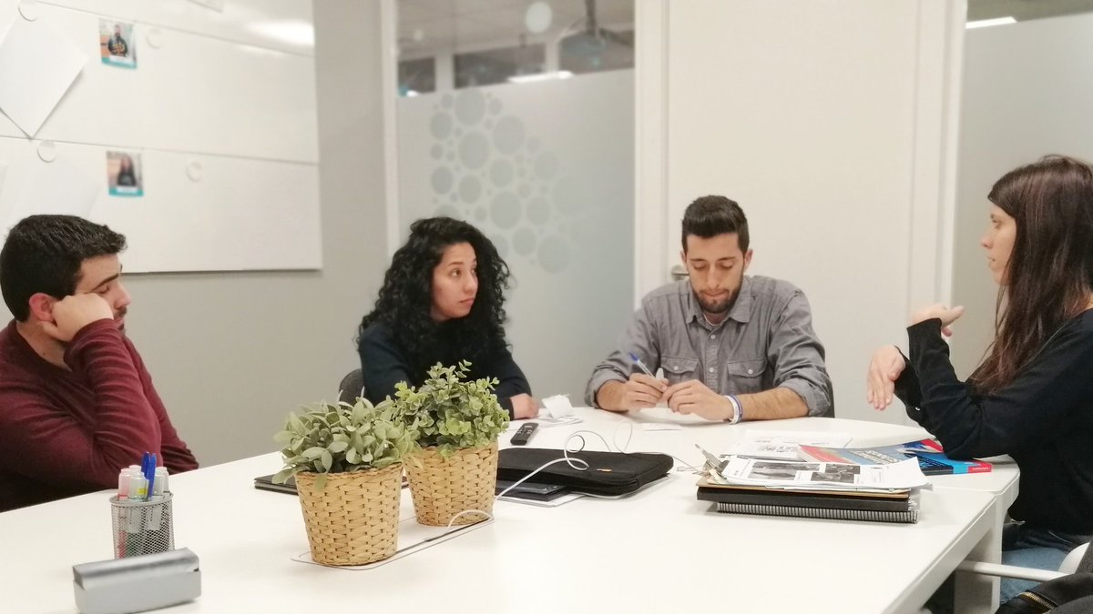 👨‍🏫 Todos las semanas el #equipoestudia se reúne para evaluar el desarrollo de nuestro alumnado. Para nosotros el seguimiento individualizado es clave para seguir ofreciendo un servicio de calidad.