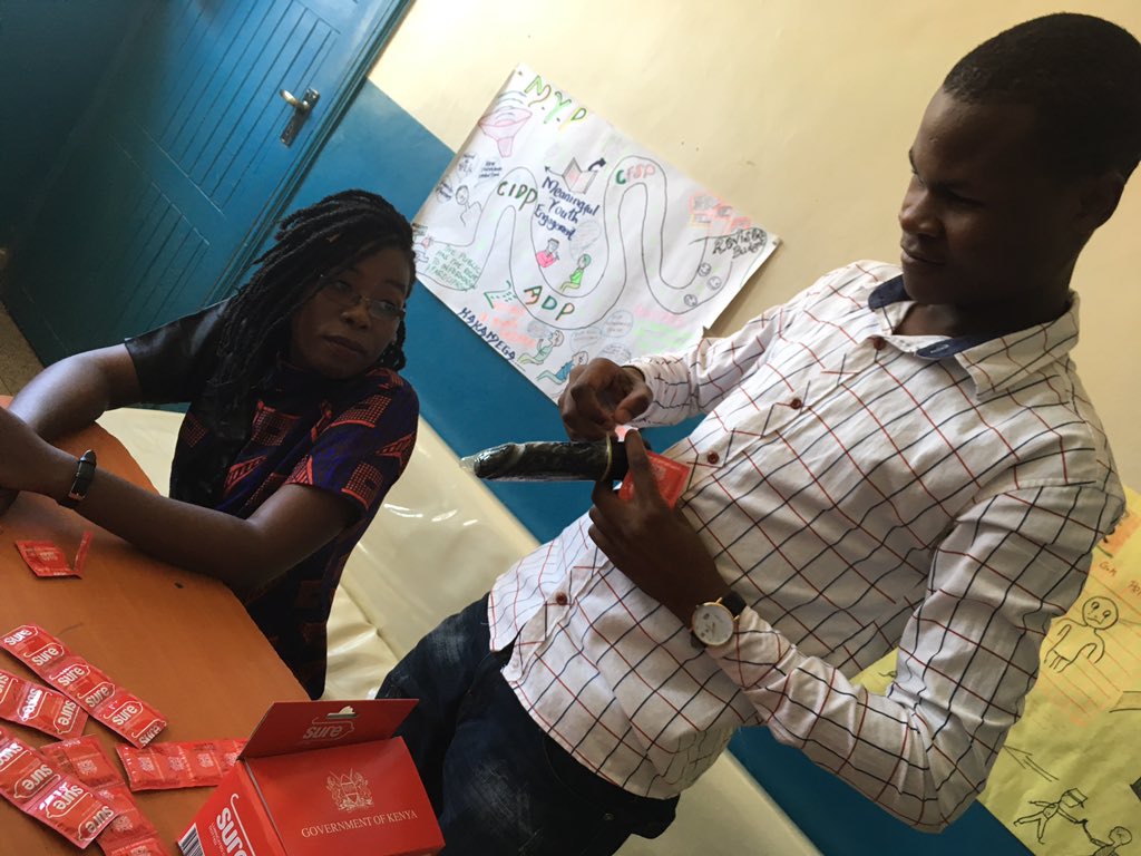 TushirikianePTC's tweet photo. Kuvaa CD ni this easy;
Pinch
Place
Role
(PPR) 
#CondomDay2019 
#CondomsDay 
@PSKenya1 
@DSWKenya 
@FHOKenya 
@rhnkorg 
@YouthAliveKenya https://t.co/GtDOaXXSr7