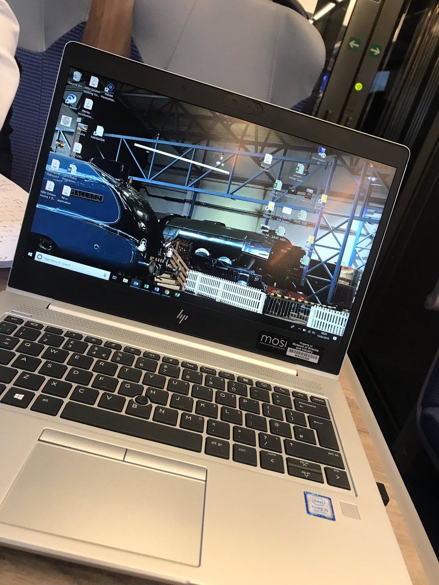Rich_Barnett's tweet photo. Back doing that on train thing heading to the north! #travelbytrain #workonthemove https://t.co/HJFFZgTKq0