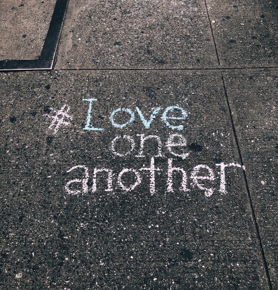 good2bid's tweet photo. We are feeling the love this week, don’t forget to spread the love and #loveoneanother ❤️ #valentinesweek #lovecharity #WednesdayWisdom #WednesdayMotivation #good2bid #charityauction #celebrityauction #memorabiliaauction #spreadlove #palentinesday #galentinesday #valentinesday https://t.co/4fGK2IKhYO