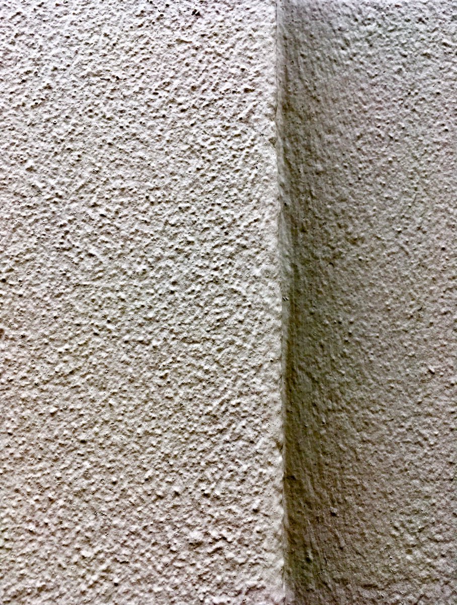 mandolajoe's tweet photo. #white #corner #shadow https://t.co/3tqKem7b1B
