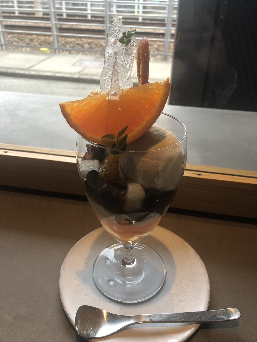 斧屋 おのや On Twitter 黒糖ほうじ茶ゆべし 黒豆 求肥 レモンジュレ かぼすジュレ 青山椒の実と大将季のマリネなど これは楽しい じっくり ゆっくり食べた方がいい 実際 20分くらいかけたかも 落ち着いた雰囲気はあるが 驚きもある 冷たいものでも