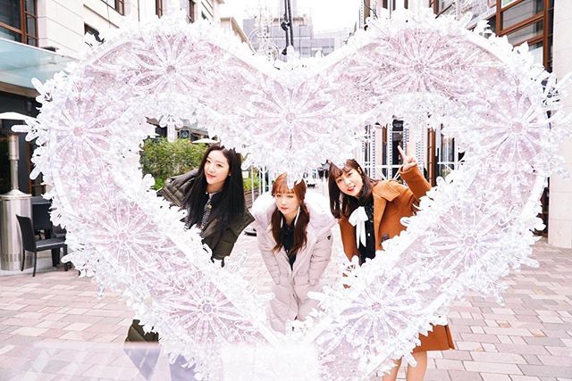 LIVEHIGHJP's tweet image. 都内を散策しながらパチリ。
本日はリリース日です。皆さまの元に素敵な音楽が届きますように！
#LIVEHIGH #LIVEHIGHJP #kpop #kpopidols #koreanidols #韓流アイドル #韓国アイドル #リリース日 #message #メッセージ