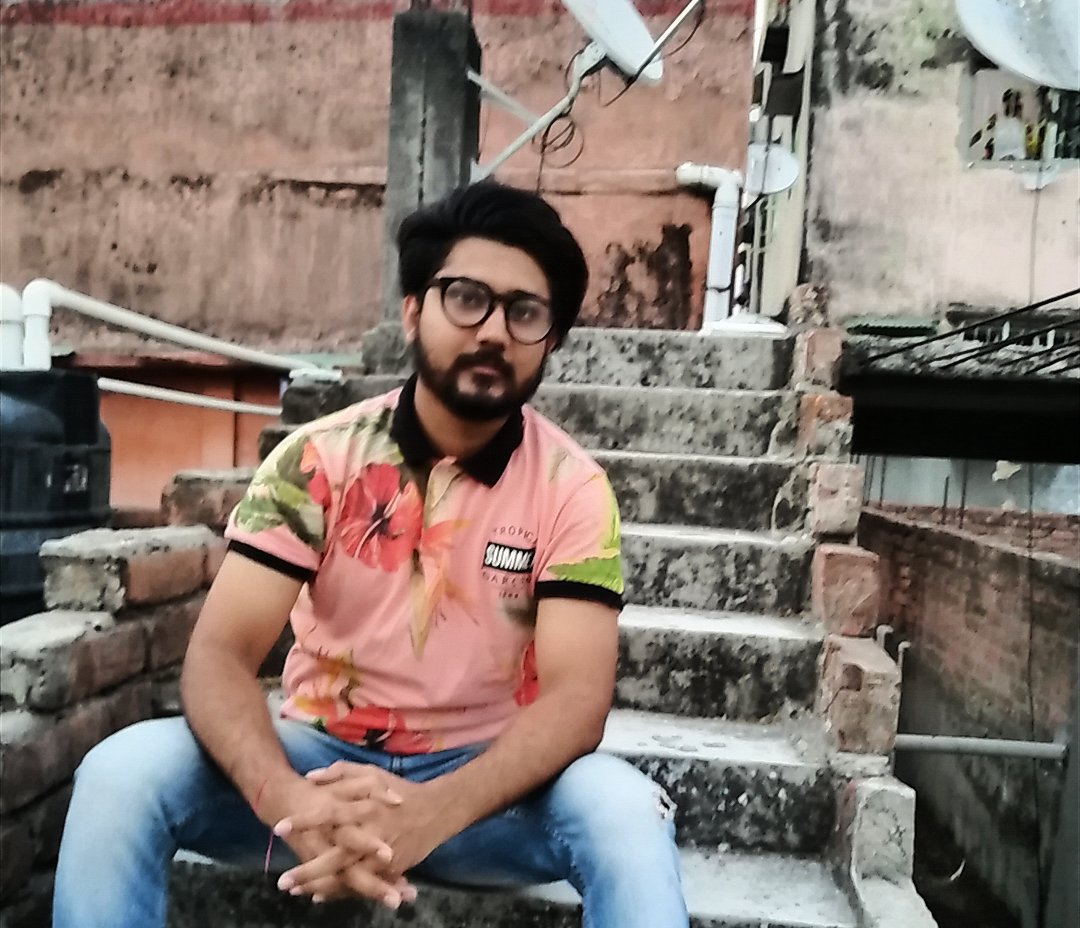 prashantDocean's tweet photo. @UrbanBB I would go with 😮
I love floral prints.
#WanderDate
#UrbanBlackberrys #WhyPlan #ValentinesDay #Wander #Contest #WanderLove
@UrbanBB https://t.co/xnmlAyT2Qy