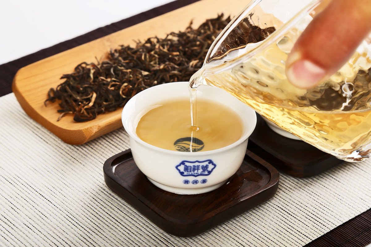 teaandbetter's tweet photo. The way of drinking tea - Yellow tea &amp; White tea

Yellow tea and white tea are one of the six major tea categories. The processing procedure is relatively simple, the taste of tea is relatively elegant, read more on https://t.co/6EqHzGbhmS
#organictea #brewtea #chinesetea #tea https://t.co/oy4LD2jLca