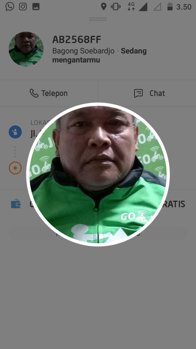 chui_cho's tweet photo. — TWITTER PLEASE DO YOUR MAGIC.

Barusan pulang dari kerja naik ojol, drivernya bapak2 tua. Dan di tengah jalan kami mendapat musibah. 

Alhamdulillah aku sama bapak drivernya ngga kenapa2. Tapi HP Bapaknya yg ketlindes Truk. 😭

cc : @gojekindonesia https://t.co/bpeXhVgECO