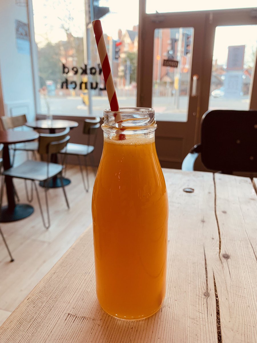 NakedLunchCafe's tweet photo. Fresh squeezed OJ to kick start the day. #smithdown https://t.co/70bp2Yxqtb
