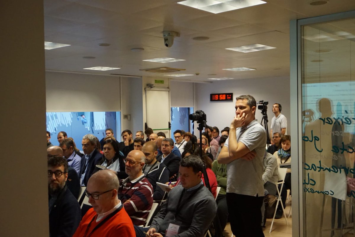 ClusterHabic's tweet photo. La jornada intercluster #BIM de Barcelona, dirigida a diversos agentes del sector del diseño, está siendo todo un éxito. Gran asistencia.  #BIMdustry40 @HabitatCluster @clusterEE @ClusterGaia @berrilan @ITeC_es @AgLa4D https://t.co/7fxZ2TmfYL