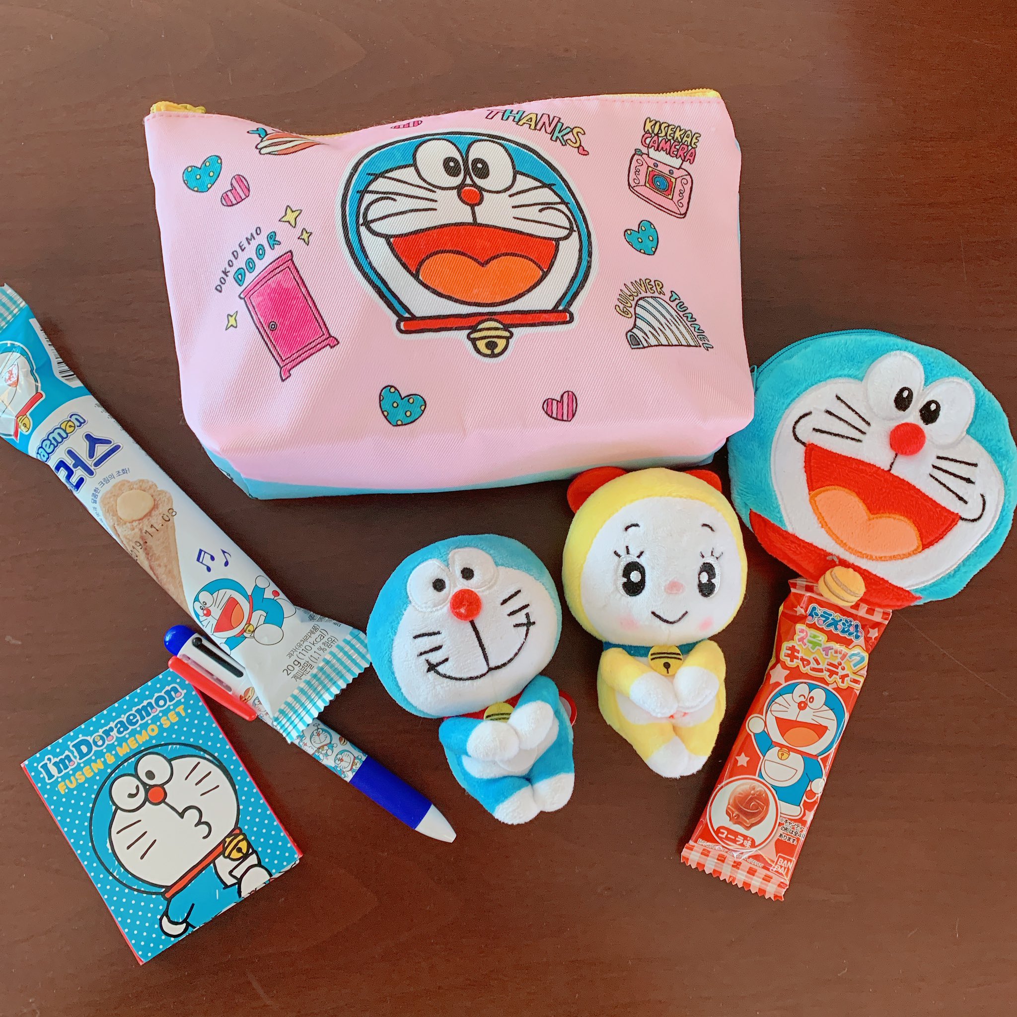 Pink Latte Tv ピンクラテtv 公式 撮影の時に持ってきていた アリアのドラえもんグッズー ほんとにドラえもん大好きなアリア いっぱいある Pltv Pinklattetv ピンクラテtv Pltvもうすぐ1周年 T Co Vy9hyzcozk Twitter