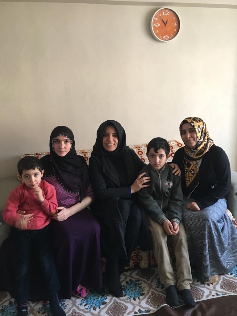 Misafirim öğretmenim kapsamında veli ziyaretlerimiz devam etmektedir. Veli ziyaretinde bulunan ve öğretmenlerimizi ağırlayan velilerimize teşekkür ederiz. <a href="/2525Ibrahim/">İbrahim Çulfaoğlu</a> <a href="/sultangazimem1/">Sultangazi İlçe Millî Eğitim Müdürlüğü</a>