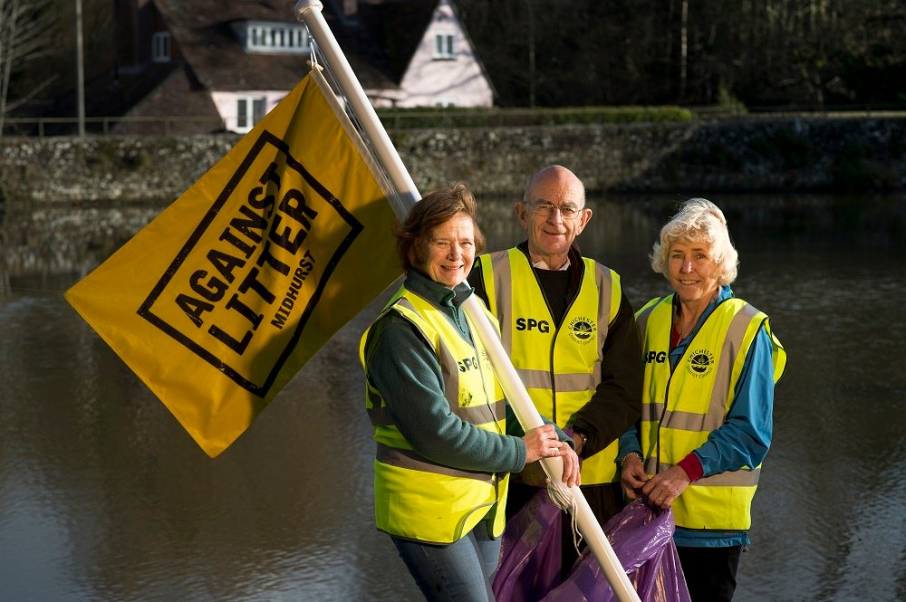 ChichesterDC's tweet photo. Would you like to help us look after our beautiful district? Sign up to adopt an area on our website and become a community hero https://t.co/NZn5ESfds0. #AgainstLitter #AdoptanArea https://t.co/XAyvRRqIkR