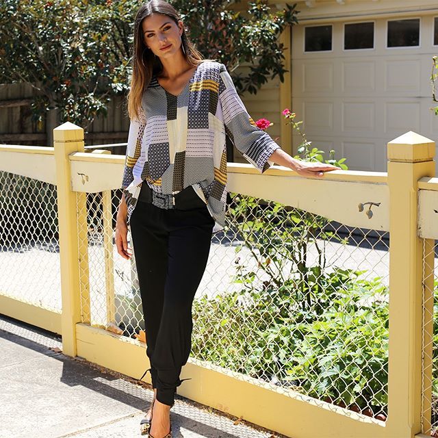 We 💛 this look featuring our Purple Yellow Front Panel Blouse + Black Dina Tie Pant 👌

MOTTO.COM.AU
#fashionoverforty #fashionoverfifty #everydaystyle #styleatanyage #overfortystyle #overfiftystyle #melbournefashion bit.ly/2E7ApAk