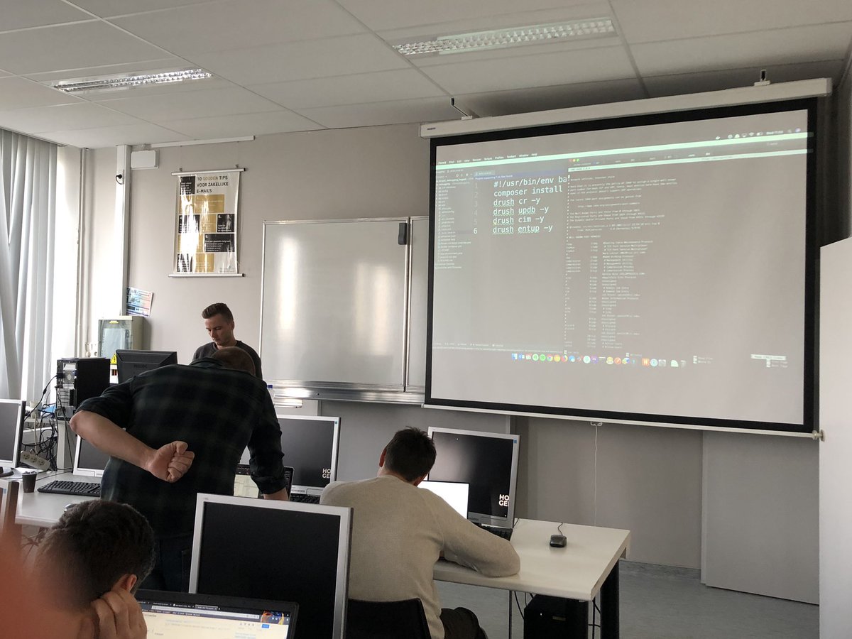 martineva18's tweet image. #ToegepasteInformatica @Hogeschool_Gent start van driedaagse boeiende workshops @exellys @involved_it @cloudway @District01 @inuits @infofarm