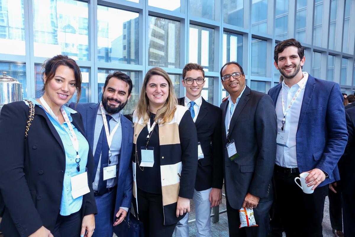 umiamimredu's tweet photo. During the RE Impact Conference, #RealEstate students, alumni, Board Members and industry leaders make lasting connections throughout the #Networking breaks, presented by our Platinum Sponsors (#CMCGroup | @FortuneIntl | @HFF | #StarwoodPropertyTrust) 🤝 #UREIMPACT https://t.co/n7IYxRNHw8