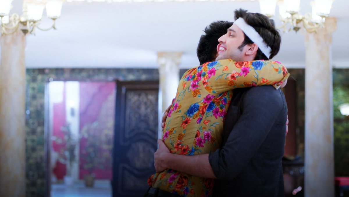 ikk_kudi's tweet photo. them 💛💫😂
#Epi98 #Epi99 #KasautiiZindagiiKay https://t.co/KiucxF9ANH