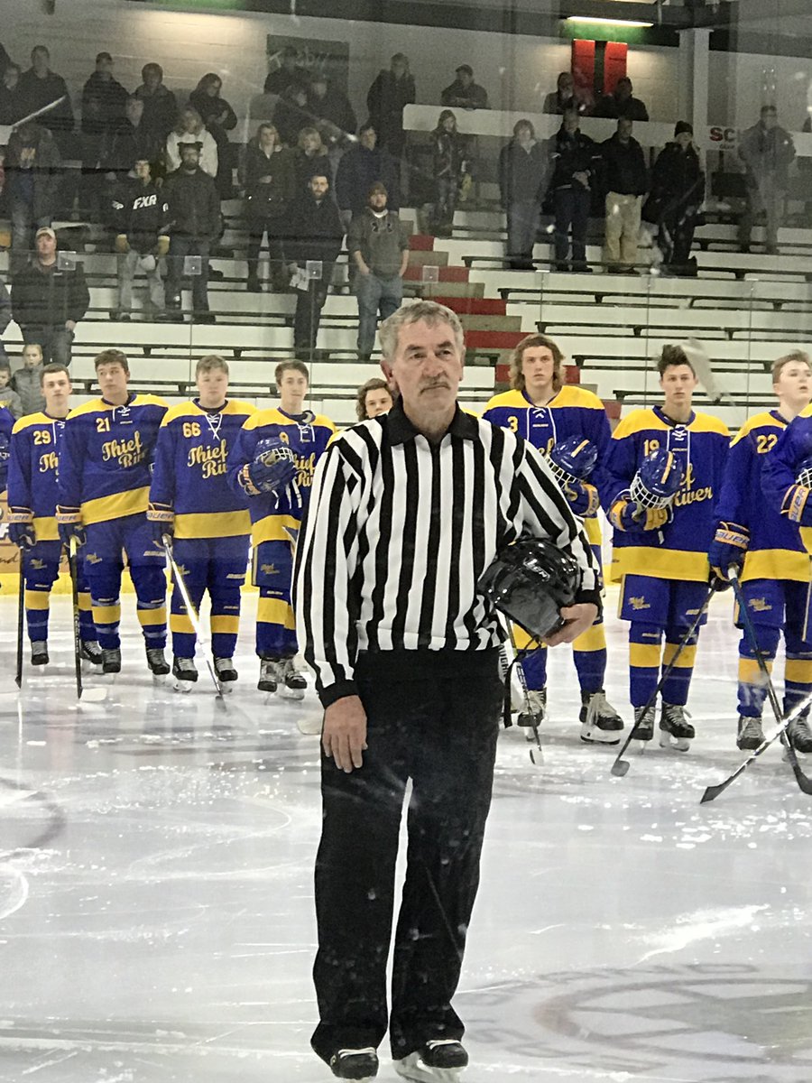 EastSideHockey's tweet photo. Last night we honored a local legend.  Thank you George Weber for your hard work and dedication for 40 + years! #BlackAndWhiteIsAlwaysRight https://t.co/e7heiCLeyv