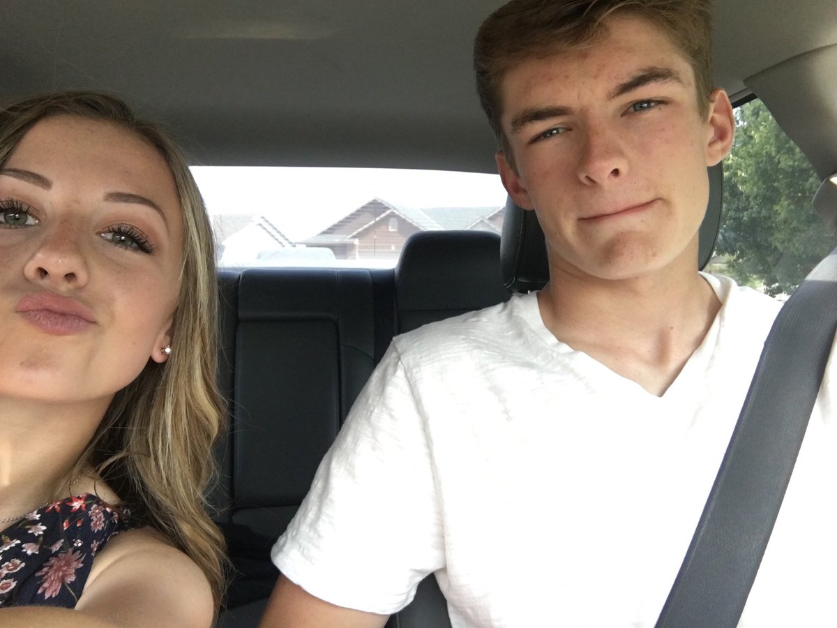 jacieeraee's tweet photo. happy birthday to my loving boy! So thankful for you :) 17!!!!!! https://t.co/5tl9XkHCaw