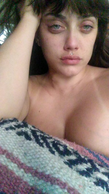 I've been sick for SO long, and today I woke up feeling a tiny bit better... And then BOOM first thing<a href="/tag/manyvids"class="tags"><span>#manyvids</span></a><a href="/tag/mvsales"class="tags"><span>#mvsales</span></a>