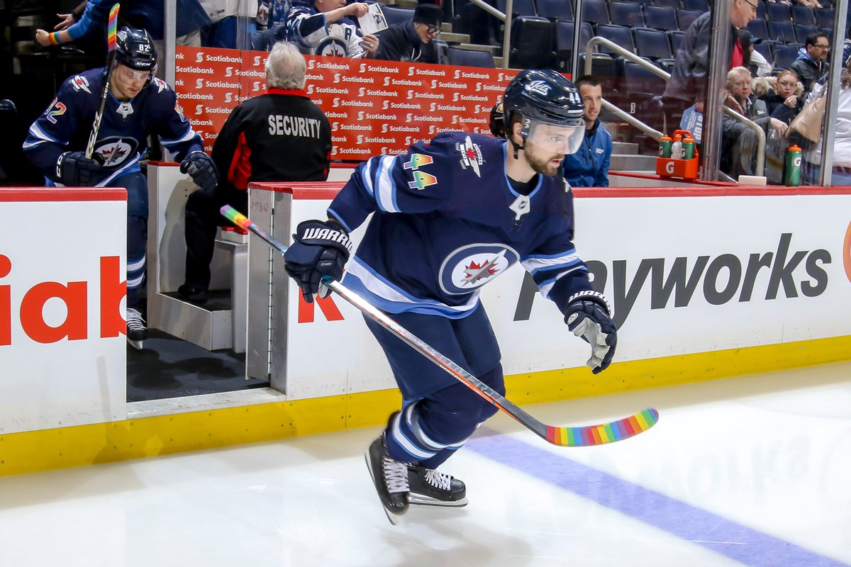 NHLPA's tweet image. 🌈 Lots to be proud of in Winnipeg Tuesday night as the @NHLJets celebrated their @YouCanPlayTeam night ahead of a 4-3 win!  #HockeyIsForEveryone