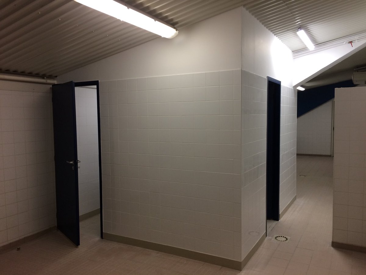 ArnaudKerjean's tweet image. Merci aux services  ⁦@villeagen⁩ pour avoir réalisé deux opérations importantes pour la mise en conformité FFR du stade Armandie : rehausse main courante + vestiaire arbitres féminins. Tout ça dans le timing imposé ! ✌🏼
#IciCEstAgen #StadiumDevelopment