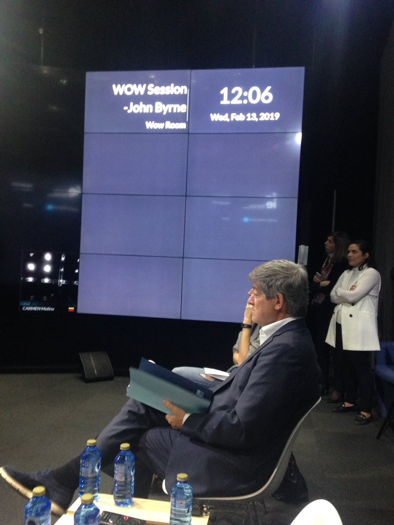 joehas's tweet photo. @JohnAByrne of @PoetsAndQuants visiting the #wowroom at @IEbusiness today. https://t.co/H54Vx5LTQG