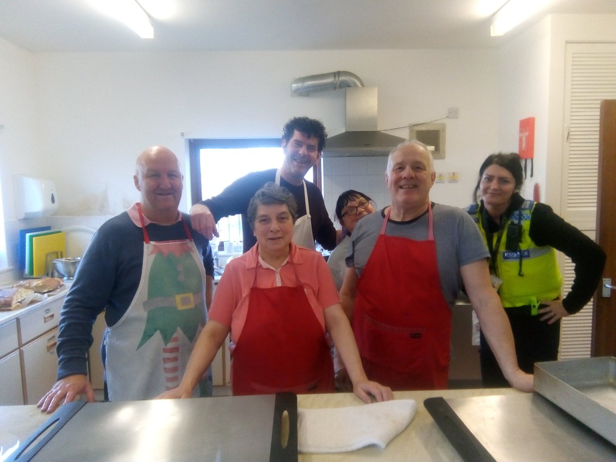 Dave67735523's tweet photo. Long Loaf Today 😊. Pork Sausage and Mash or veggie alternative. Fresh made Chocolate Brownies for pudding. £2 if you have it, free if you don't. @TransformWidnes (St Paul's Hall). https://t.co/ScZbrXSqw9