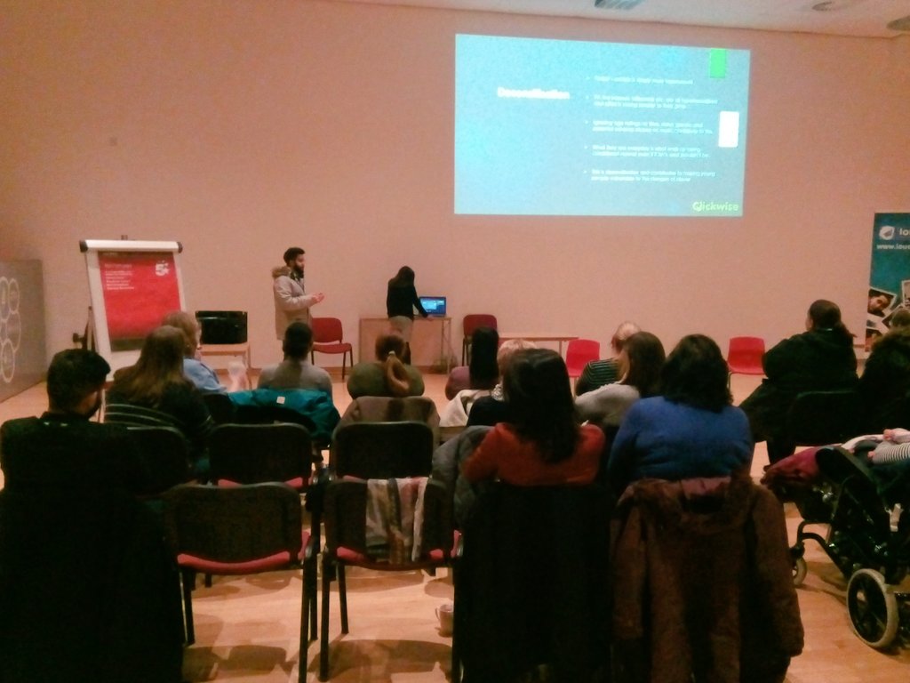 SHAPESandwell's tweet photo. On the road again with #Clickwise delivering session at Portway Lifestyle Centre to @S_P_D_C parents and carers with @66ams_ @LoudmouthUK & @SandwellYouth . Great turnout & engagement. #OnLineSafety #CSE @sandwellcouncil @CouncillorSimon @SandwellDCS @sandwellct @SWPartnerships https://t.co/toEe5r6uso