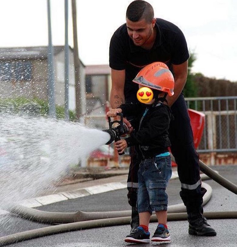 Firefighterusa0's tweet photo. Firefighter Image
Retweet Comment and Share

#firefighter #firefighters_daily #firefighterposts #firefighterowned #firefightergirl #firefighter_brotherhood #firefighters #firefighters_unite #firefighterheros #firefighterswife
#firefighterdecor https://t.co/HO7chl6ErZ