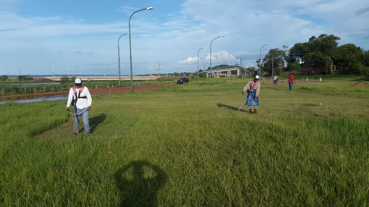 CITVillaMiguel2's tweet photo. Barrio Villa Poujade. Continuamos con las Tareas de Descacharrización, Mantenimiento de Espacios Verdes y Limpieza General. 
#MunicipalidaddePosadas
#DelegadoMunicipal
Darío Andrés Acosta https://t.co/PbqgMtFr2a