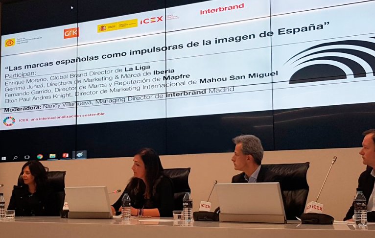 MAPFRE's tweet photo. Fernando Garrido, director de marca y reputación de #MAPFRE ha participado hoy en el foro “Dejando Huella: Marcas españolas en el exterior”, organizado por @BrandsofSpain @ICEX_Foro @GfK e @Interbrand. #marcasconhuella https://t.co/y9JMi8mkyd