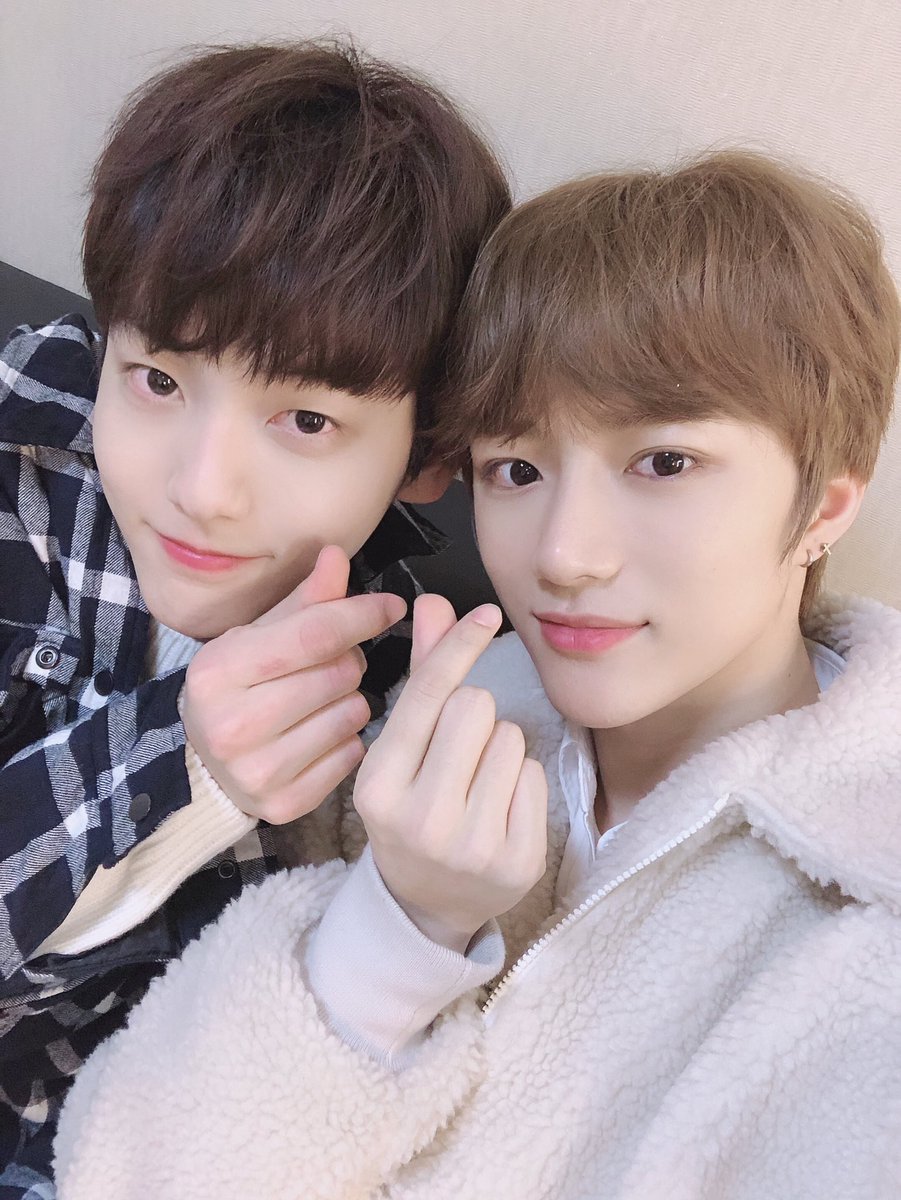 TXT_members tweet picture