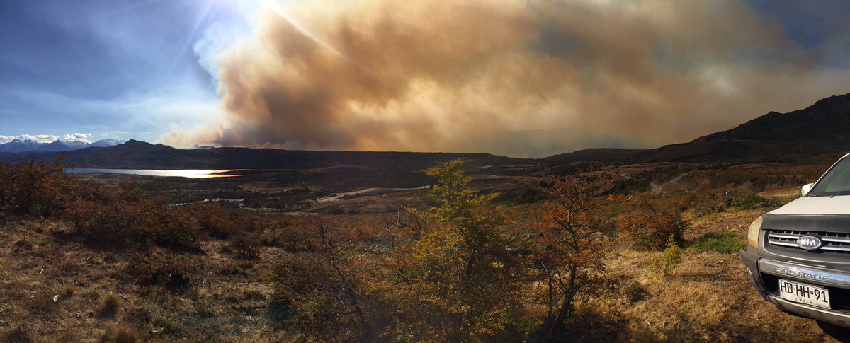 Que se acabe esta pesadilla pronto. 🙏🏼 #AysenTambienEsChile #CochraneSinPinos #TenTanker #Patagonia #IncendiosForestales #Noticia #Cochrane <a href="/AgriculturaFM/">Agricultura</a> <a href="/abc_es/">ABC.es</a> <a href="/24HorasTVN/">24 Horas</a> <a href="/CNNChile/">CNN Chile</a> <a href="/larazon_es/">La Razón</a> <a href="/CHVNoticias/">CHV Noticias</a> <a href="/thecliniccl/">The Clinic</a> <a href="/PublimetroChile/">Publimetro</a> <a href="/radiosantamaria/">Santa María Radio y TV</a> <a href="/diariodeaysen/">Diario Aysén</a>
