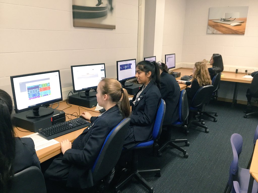 NorthamptonHigh's tweet photo. U4 students this morning working on their 360 degree Me #eportfolios this morning - looking at digital creation as part of our #InternetAwarenessWeek and finding ways to celebrate and showcase achievement via digital media https://t.co/2MV5ug9KCo