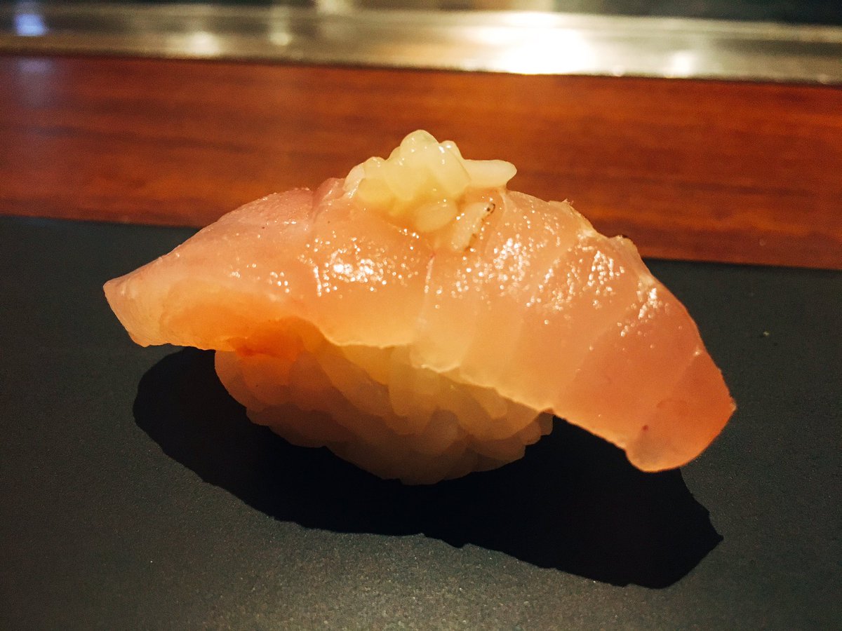 tao_p10's tweet photo. 誰かに「おすすめのお店は？」と聞かれた時に必ず一押ししているご飯屋さんが、神田にある「あばぐら」というお店！
5000円くらいのコースで16品も出てきて、しかも全ての料理が美味しすぎて感動するので全員に行ってみてほしい🥺✨ https://t.co/vtqK2fM8qk