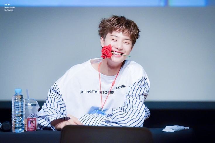 idolsperfeitos's tweet photo. Woosu - IZ https://t.co/Vs5xtxMTSl