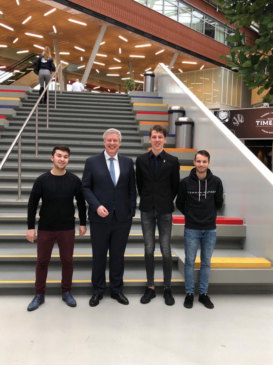 Vanmorgen is de CSR in gesprek geweest met <a href="/AndriesHeidema/">Andries Heidema</a> , CdK Provincie Overijssel. Uitdaging van bekendheid CSR binnen ons ROC is herkenbaar m.b.t. bekendheid Provinciale Staat binnen Overijssel. #CSR #rocvantwente