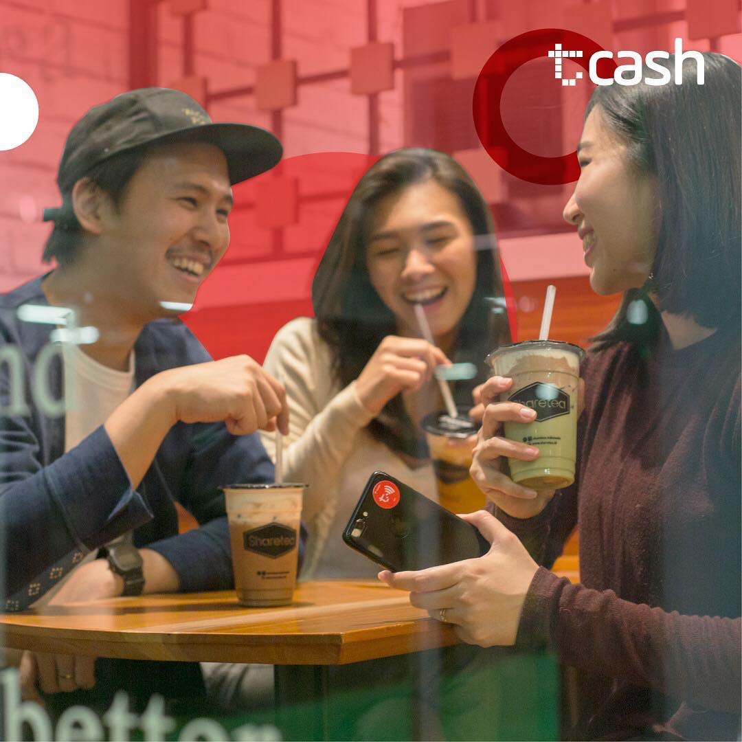 linkaja's tweet image. Setelah beraktivitas seharian, ada baiknya manjain diri sendiri dengan minuman yang manis-manis nih. Sharetea bisa jadi pilihan yang tepat buat kalian lho. Jangan lupa bayarnya #pakeTCASH biar makin praktis. Yuk, mention temen yang kalian ajak untuk nikmatin minuman yang satu ini