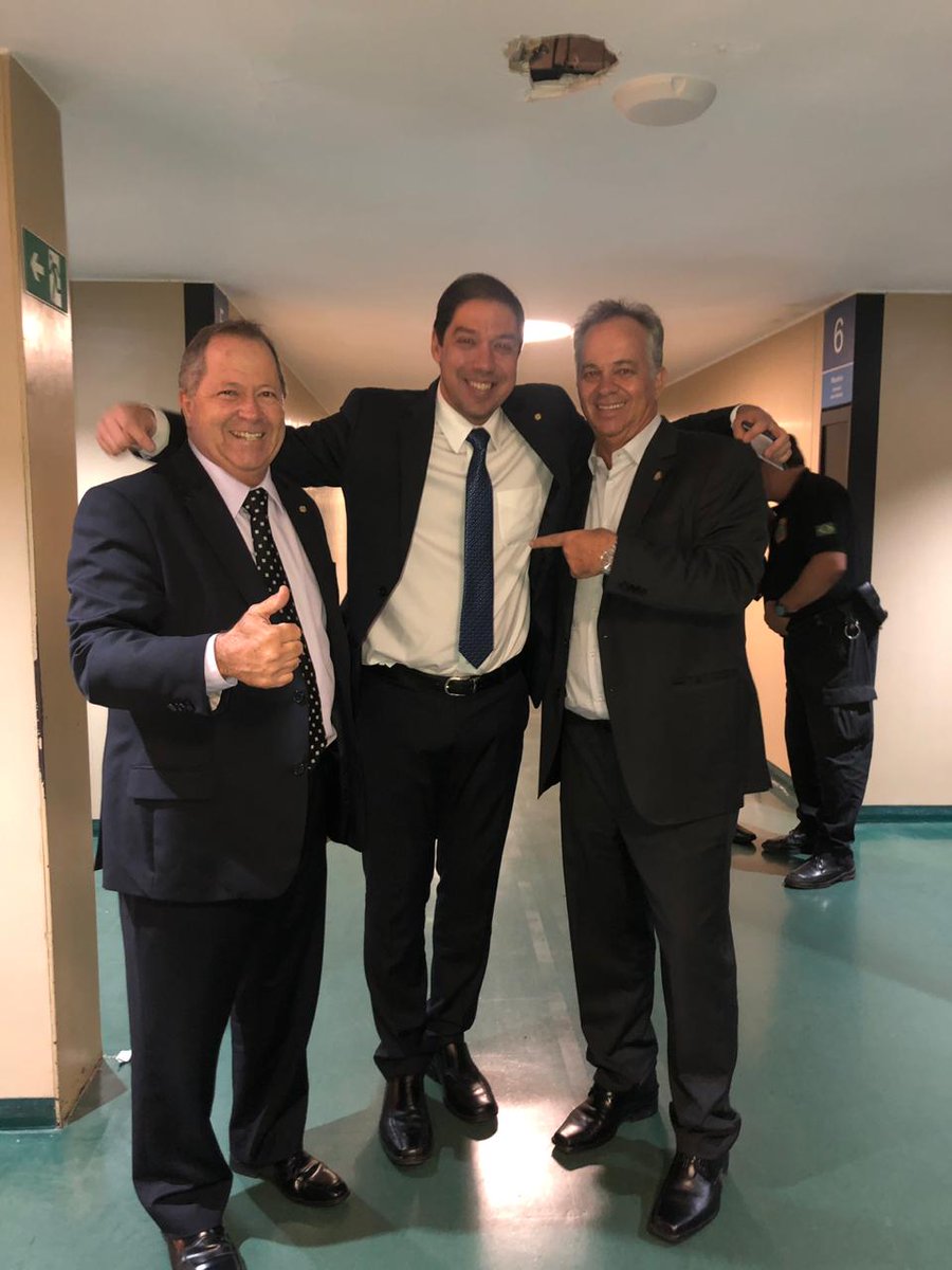 Com Altineu Cortes, deputado federal e o meu irmão Pedro Brazão, deputado estadual, agora pela manhã em Brasília, rumo aos trabalhos. Bom dia!
#VamosComTudo