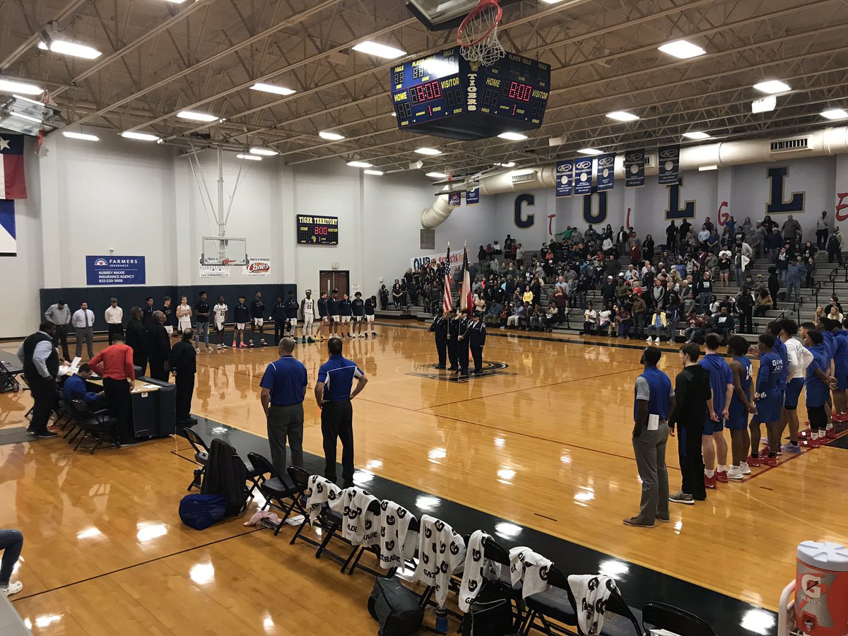 KCTigersAFJROTC's tweet photo. Helping our awesome guys and trainers honor their parents @KCBASKETBALL1  Senior Night. https://t.co/OkPLcIqZ81