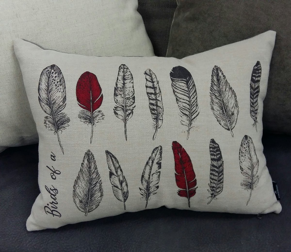 TsongaTextiles's tweet image. Just in time for Valentine&apos;s day! #ValentinesDay #cushions #birdsofafeather #tsongatextiles