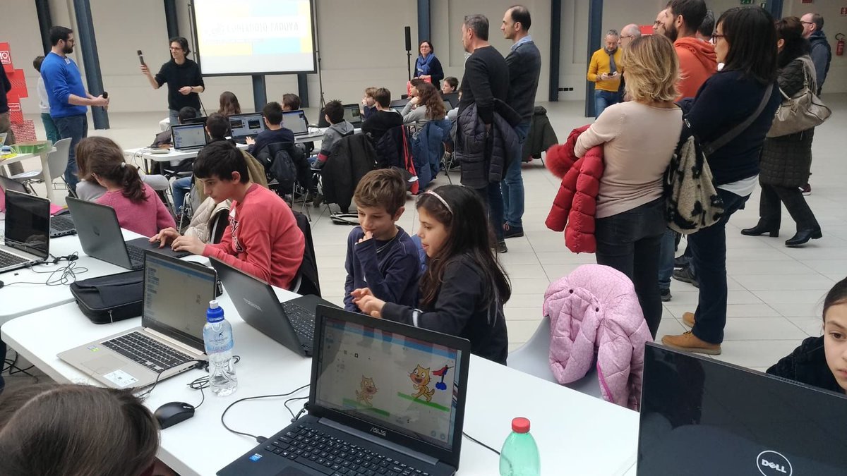 coderdojopd's tweet image. Buon Compleanno #CODERDOJOPD !!!!!!!!!!!!!! 😀😀😀😀😀
Lo festeggiamo al #FeMO