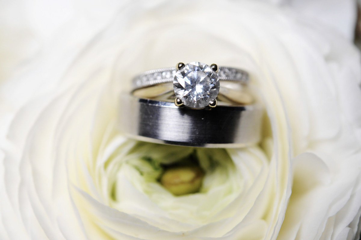 DAmoreEvents's tweet photo. Is the big day getting closer 👰🏼🤵💕 photo Erin Hession Photography #athomasbride #downtownweddingsindy #weddings #love #weddinsindianapolis #weddingreceprionindianapolis #weddingrings https://t.co/xTsKwDoceN
