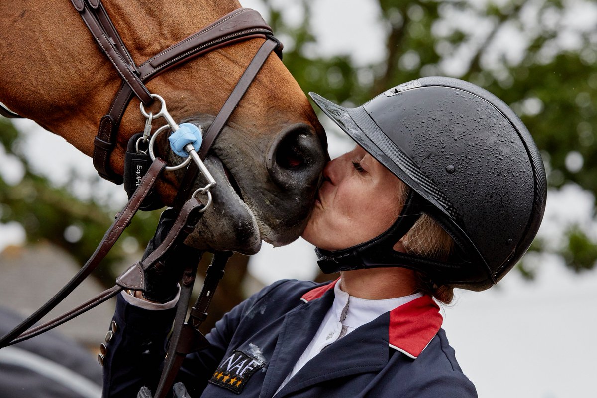 Pony kisses fix everything 😘🐴❤️

 #ImproveYourLifeIn4Words

📸©FEI/ Liz Gregg