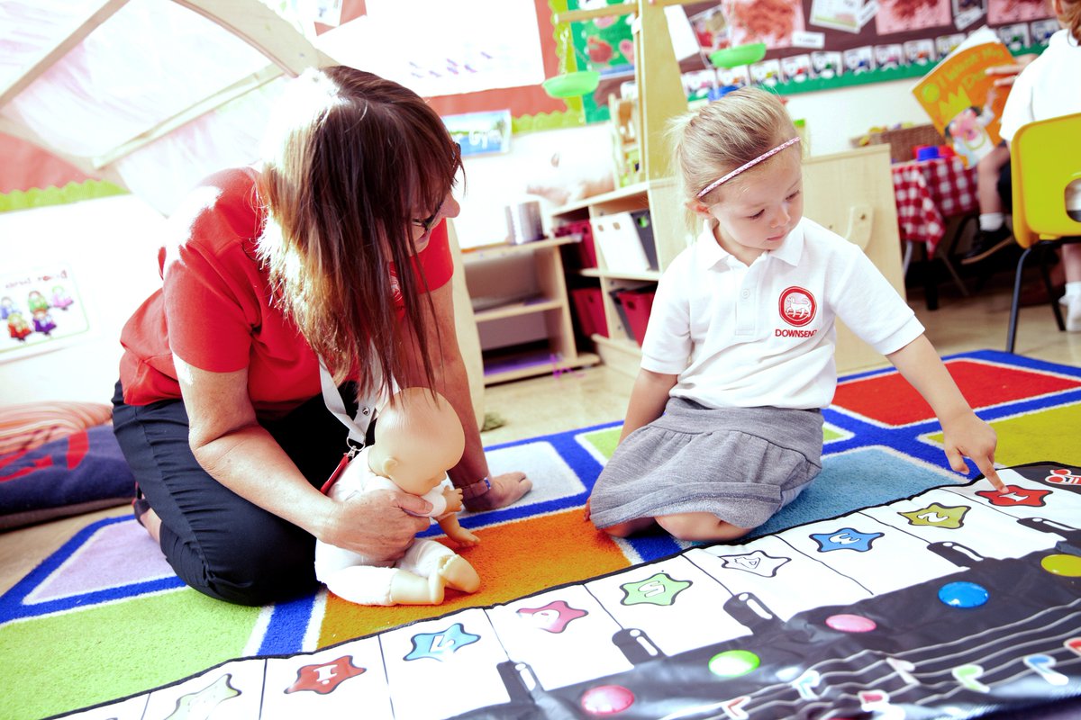 DownsendSchool's tweet image. We are looking to appoint a full time Early Years Teacher, based at our Pre-Prep in Ashtead. A teaching degree with Early Years Specialism &amp;amp; QTS or equivalent is essential.  For further information and to apply please visit downsend.co.uk/about-us/caree… or call 01372 385419